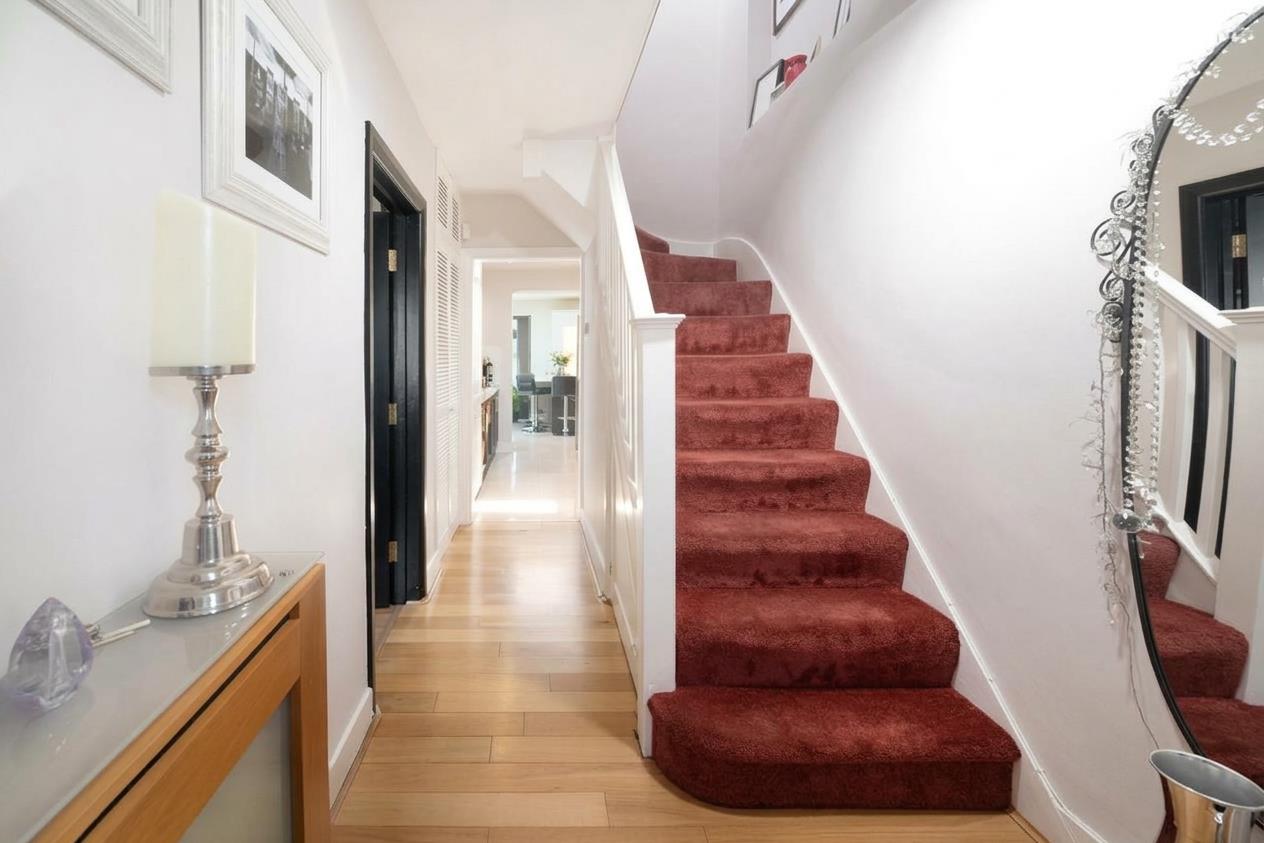 Laurel Gardens, Mill Hill, NW7, London